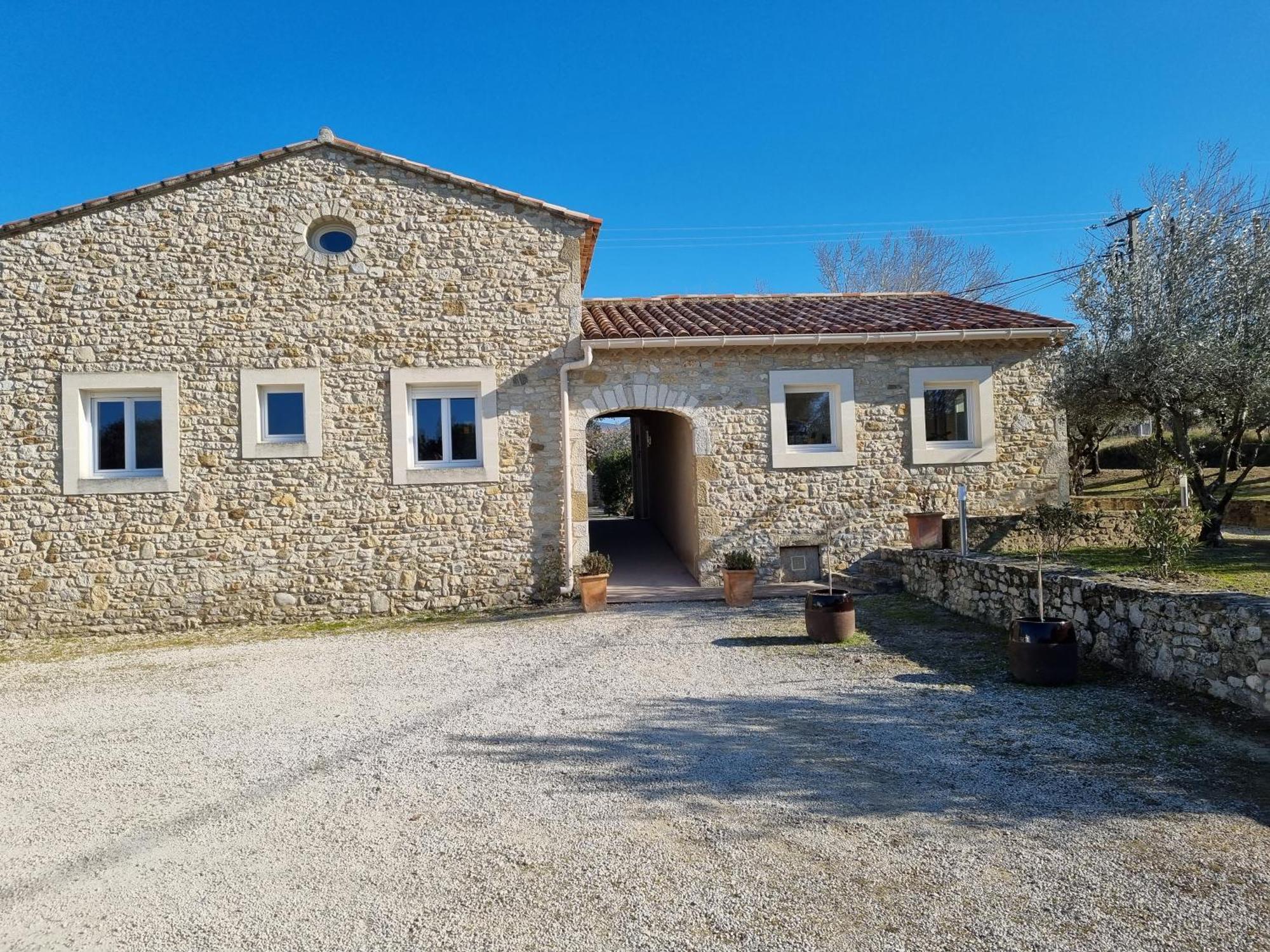 ホテル La Fanette Montbrison-sur-Lez エクステリア 写真