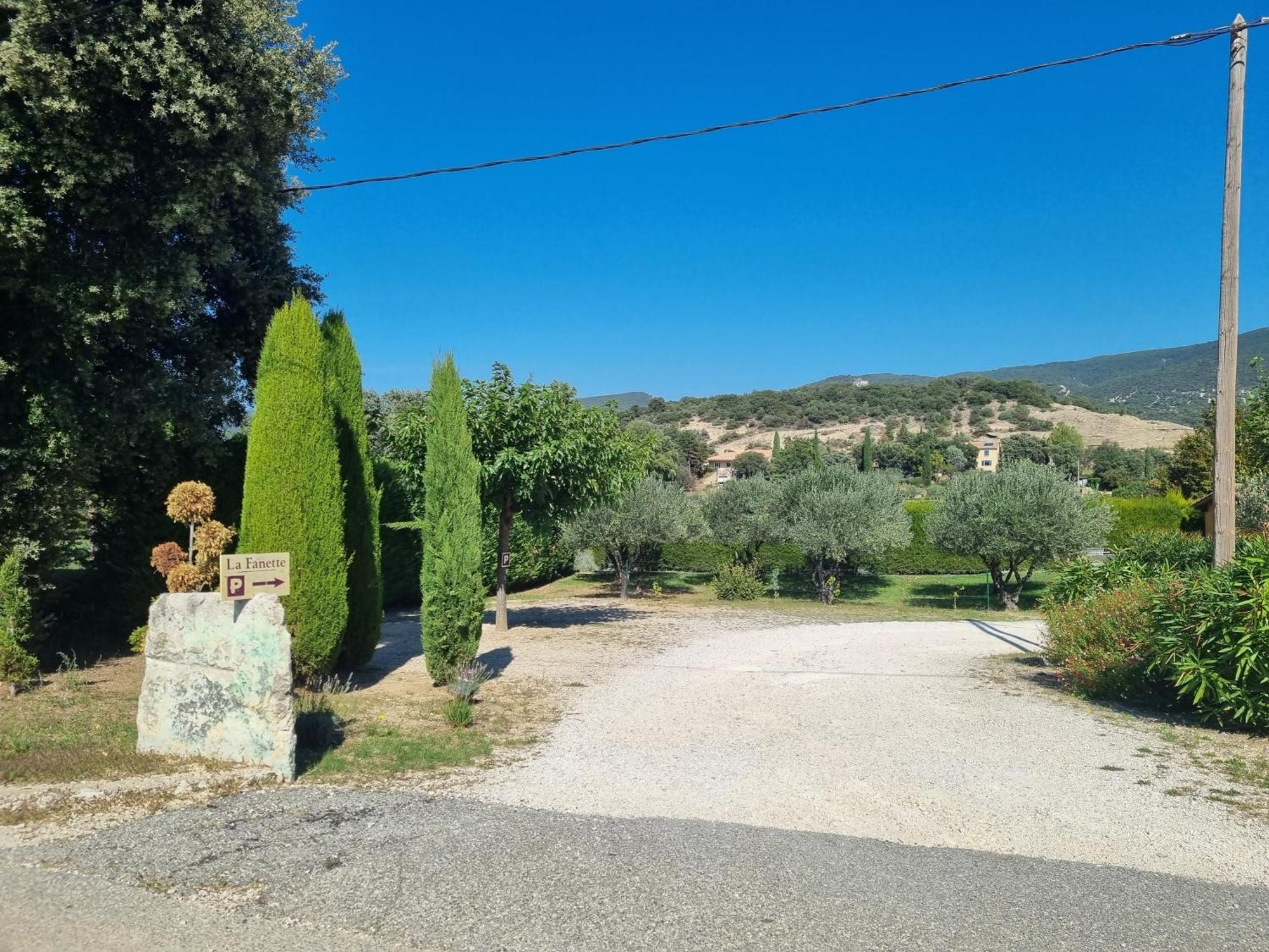ホテル La Fanette Montbrison-sur-Lez エクステリア 写真